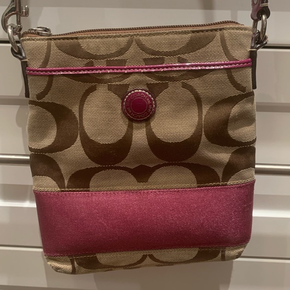 Coach signature print canvas crossbody purse - Picture 2 of 4